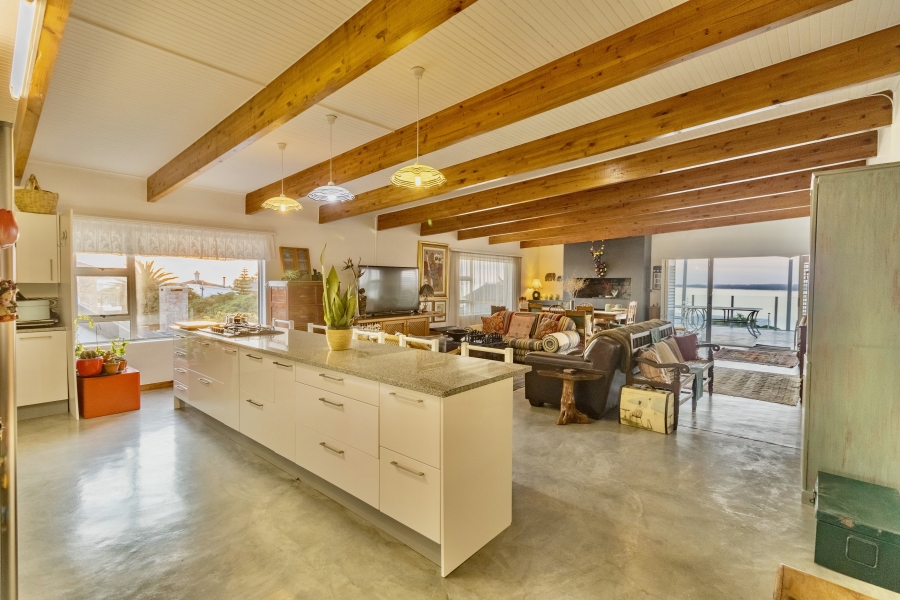 6 Bedroom Property for Sale in Yzerfontein Western Cape